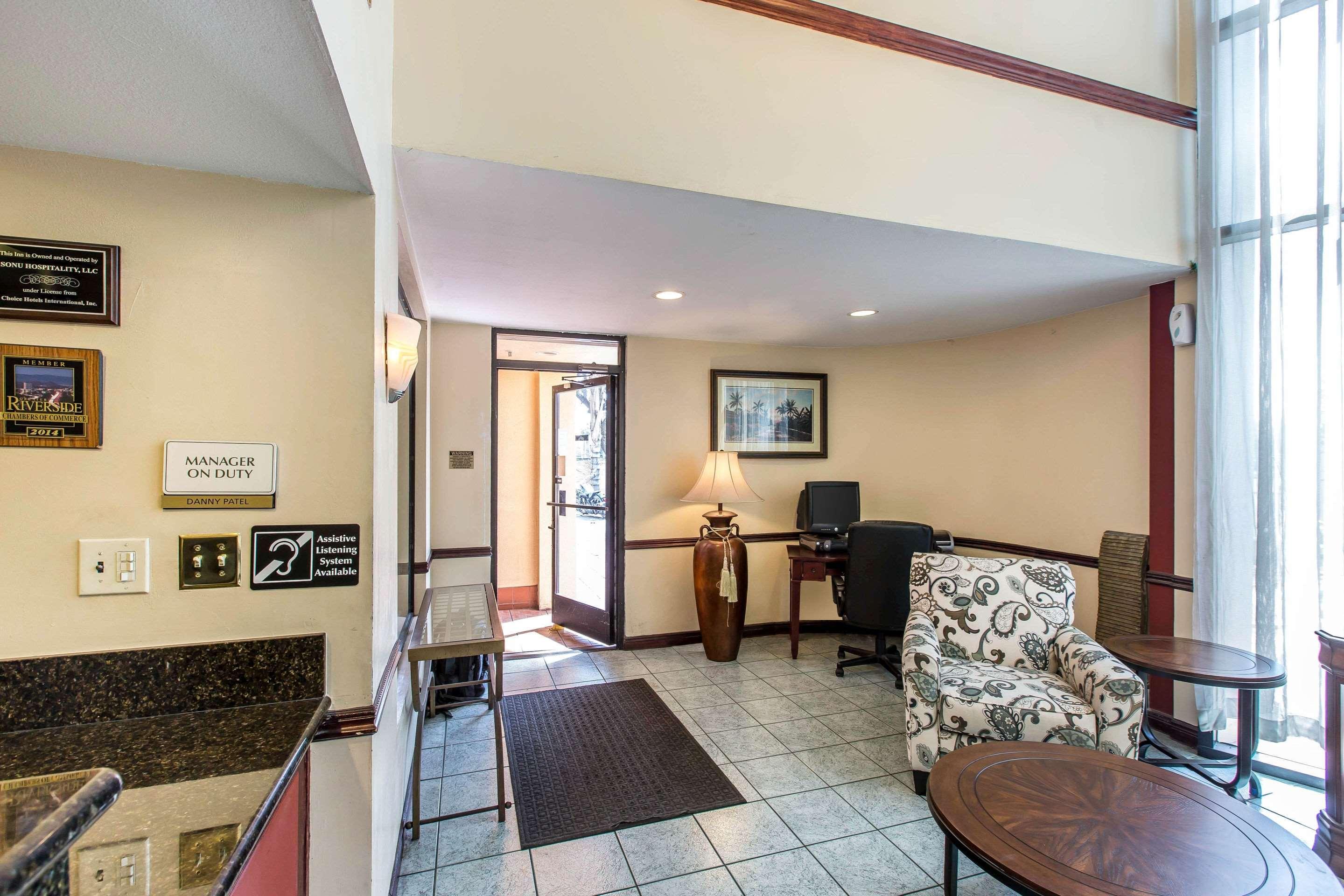 Econo Lodge Inn & Suites Riverside - Corona المظهر الخارجي الصورة