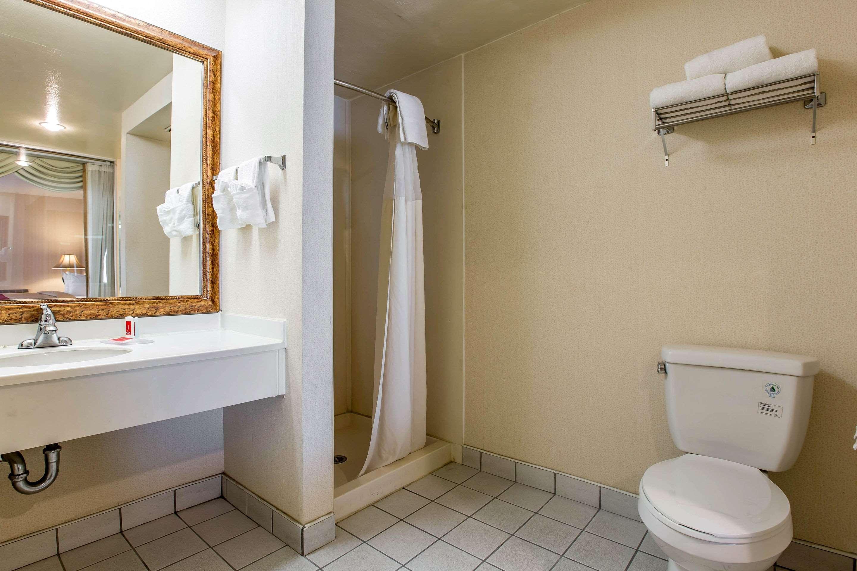 Econo Lodge Inn & Suites Riverside - Corona المظهر الخارجي الصورة