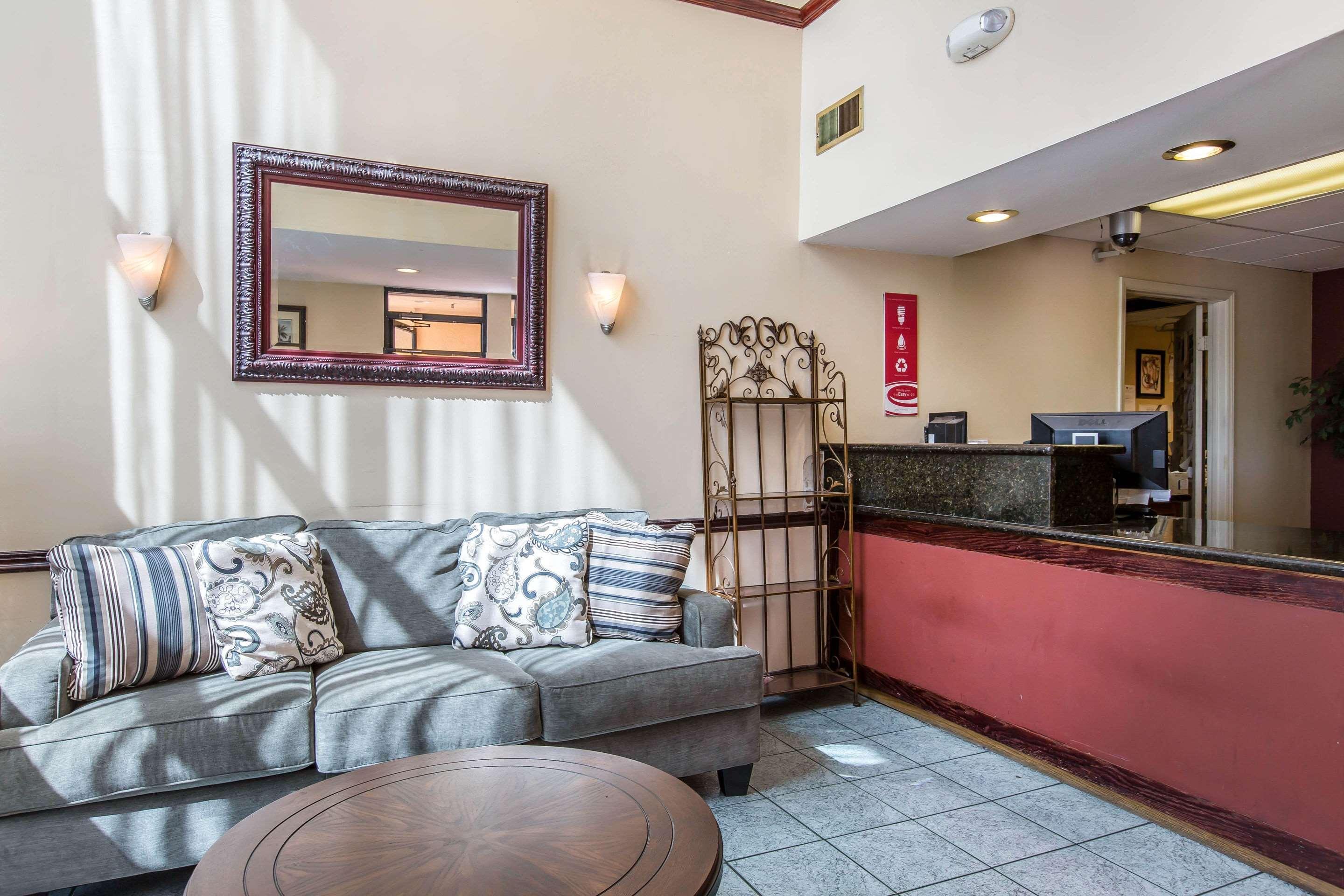Econo Lodge Inn & Suites Riverside - Corona المظهر الخارجي الصورة