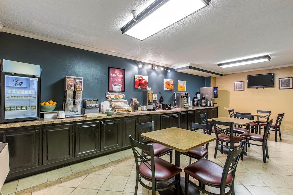 Econo Lodge Inn & Suites Riverside - Corona المظهر الخارجي الصورة